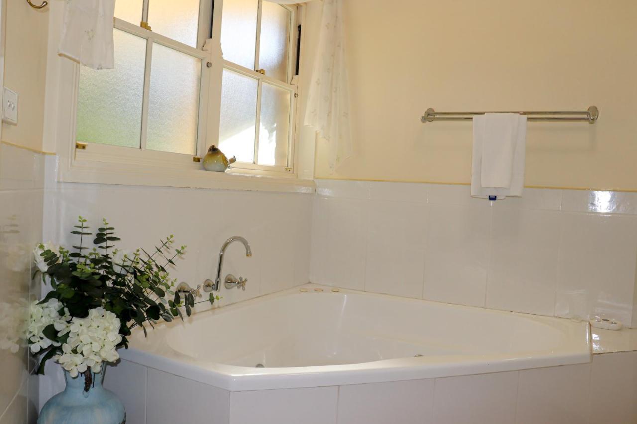 Plumes Boutique Bed & Breakfast Tamworth Eksteriør billede