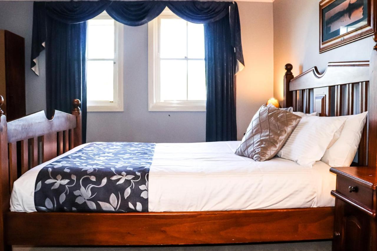 Plumes Boutique Bed & Breakfast Tamworth Eksteriør billede
